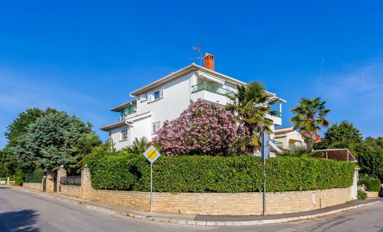 Apartments Zanetti 2 Pula Exterior photo